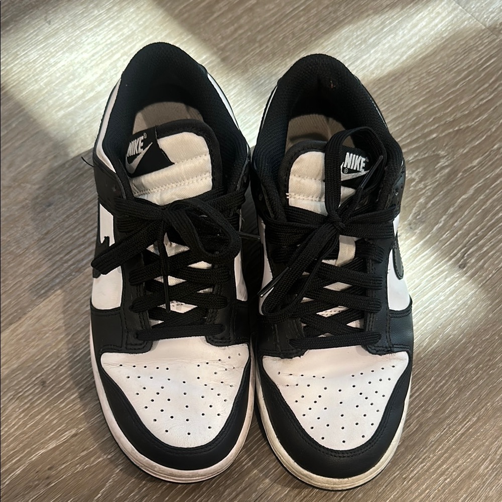 Nike dunks size 6.5